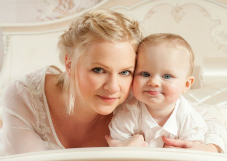 孩子和妈妈 孩子和妈妈