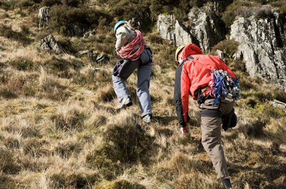 爬山 爬山